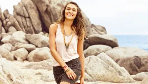 קצר לייט: חצאיות חושפות רגליים לקיץ