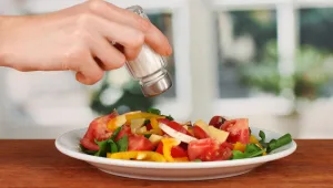 חיים בריא: למה חשוב להפחית מלח במוצרי הצריכה השונים?