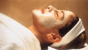 סדר יום חדש: כך תרקחו בבית קרם לעור זוהר