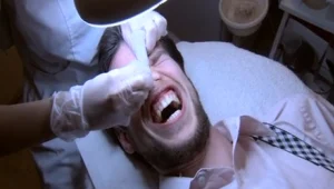 יפה וכואב לו: צפו בחנונים צורחים כל הדרך אל המייקאובר