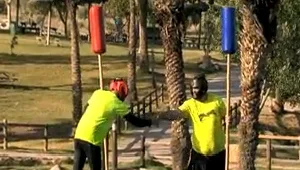 הצצה ליפה נגד החנון: המחאה האמיצה של אורי ברויר