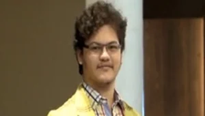 היפה והחנון 4: החנון הסיני מכה את המצודה בתדהמה