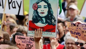 מוזיאון העיצוב בלונדון מציג: בין תקווה למחאה