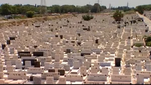 תחקיר: זוג שלא התחתן ברבנות לא זכאי להיקבר יחד - ומשלם יותר