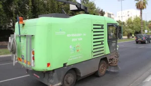 צפו: אוטו ניקוי פגע ברכב, העירייה מתנערת מאחריות