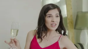 גל סרי מספרת סודות על "נפלת חזק"