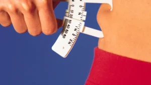 מה ההבדלים בין משקל יתר לשומן יתר?