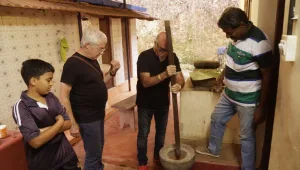 אהרוני וגידי במסע תבלינים בהודו