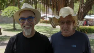 חוגגים יום הולדת לאהרוני בטאיוואן