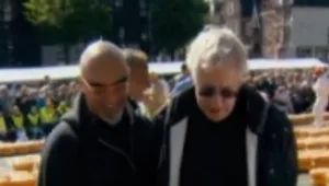 המסע המופלא של אהרוני וגידי: פרק 8 - הולנד