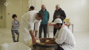 "יש חונקי כמרים והוא חונק גבינות"