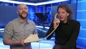 למה אנחנו צריכים לחזור להשתמש בטלפון חוגה?