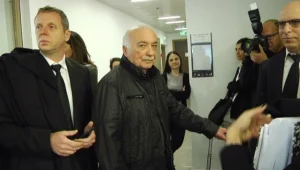 האם אליעזר פישמן הוא לא אזרח רגיל?