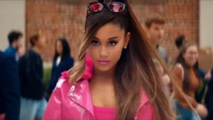 זו הסיבה שהקליפ החדש של אריאנה גרנדה שבר שיאי צפייה ביוטיוב