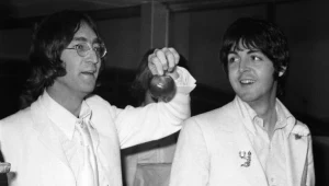 לא רק הגיטרה בכתה חרישית: האלבום הלבן של הביטלס חוגג 50