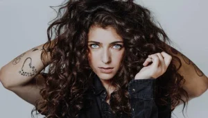 רוני דלומי: "מה שטוב לאחרות עושה לי לא נעים"