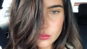 מור ממן מתעטפת בניילון כדי לשרוף שומן