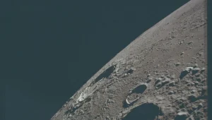 אור ירח: כל הפרטים על יוזמת SpaceX לשלוח תיירים לחלל