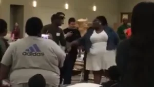 מרגש: השירה שנתנה תקווה למפוני השטפונות ביוסטון