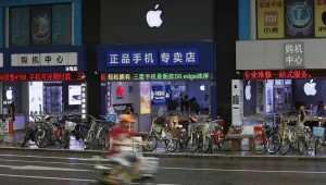 כך רכשה אשה סינית בית בעזרת 20 מכשירי אייפון