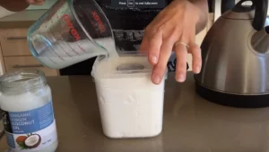 גאוני: הטריק המהיר הזה להכנת מגבונים לחים ביתיים ללא כימיקלים ישנה את חייכם