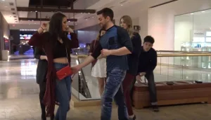 האם גבר יכול להיות מוטרד מינית? הניסוי החברתי הזה פשוט יכעיס אתכם