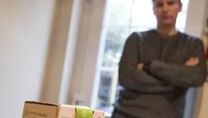 הזוי: האיש הזה הזמין קורא ספרים אלקטרוני  מאיביי ולא תאמינו מה הוא קיבל