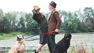 רומנטי: לרגל נישואיהם, הזוג הזה  החליט לשחזר סצינות מהסרט "101 דלמטים" עם הכלבים שלהם