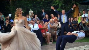 צפו: התחתנה עם קוסם וזכתה לריקוד החתונה הכי מכושף  אי פעם