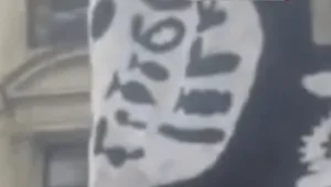 פאדיחה בשידור חי: כתבת CNN  דיווחה על דגל דאעש במצעד הגאווה, לא תאמינו מה זה באמת היה