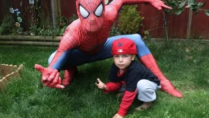 מרגש עד דמעות: האב שכבש את הרשת עושה זאת שוב, במחווה אחרונה לבנו בן החמש שהלך לעולמו. צפו