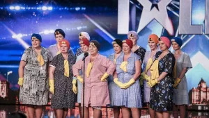 כשהן עלו על הבמה כולם עיקמו פרצוף, כשהן סיימו כולם עמדו ומחאו להן כפיים. צפו