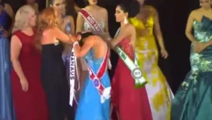 שלום עולמי? מכות בתחרות מלכת היופי