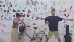 ויראלי מוזיקלי: 2 תווים, 25 ערים ב- 329 ימים