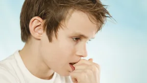 קבעון אוראלי: מה עושים עם ילדים שכוססים ציפורניים?