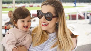 אשלי בקשי דקשי האמא