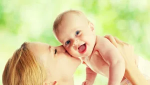 הצעת חוק: לא רק בני זוג נשואים יוכלו לאמץ