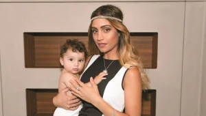 המתנה המושלמת ללידה – הפקת אופנה נוצצת במיוחד