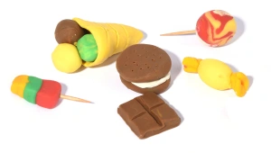 עשו זאת בעצמכם: מכינים ממתקים מפלסטלינה