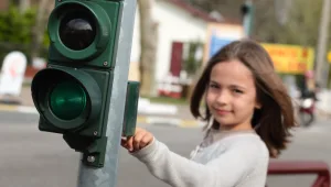 זהירות, ילדים בכביש