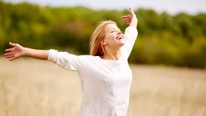 לבחור נכון: מה באמת גורם לנו אושר?