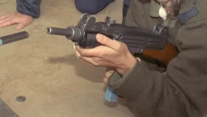 כך הפך תת המקלע עוזי מנשק צה"לי לכוכב בסרטי צ'אק נוריס