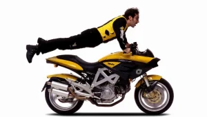 לעצב עם רגשות ופרדוקס הטכנולוגיה: המעצב סשה לקיק עף על החיים