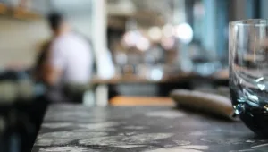 "לונדון מחברת בין אנשים": טום דיקסון ואסף גרניט בריאיון