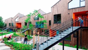 האדריכל הישראלי-נורבגי שמאמין שניתן לבנות כאן שלדי בניין מעץ