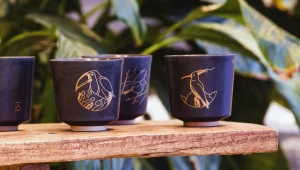 כלים יומיומיים עם טוויסט בועט יוצגו בתערוכה 'זהב על שחור'