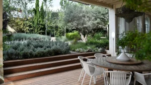 Indoor Outdoor: הגינות הקסומות של ישראל