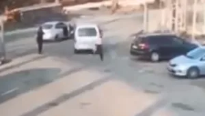 יוצא מהרכב - ופותח באש: תיעוד ניסיון החיסול לאור היום בשעב