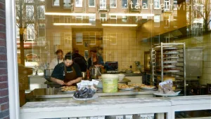 בית קפה ראשון מסוגו בעולם