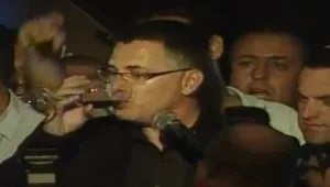 סער פורש: אבן נגולה מלבו?